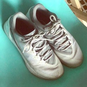 Under Armor Curry 4s. Size 8.5 Eur 42.